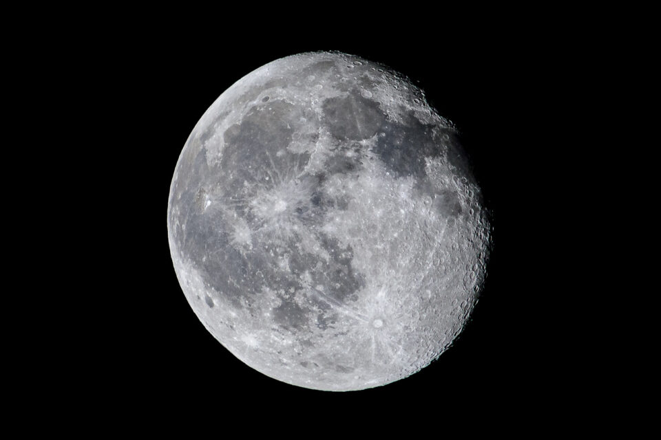 Как фотографировать Луну: композиция, экспозиция и фотооборудование